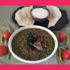 A picture of Palak sprouts Khichdi.