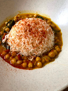 Una foto de Curry de garbanzos con basmati