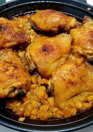 Una foto de Pollo al horno con 🌽