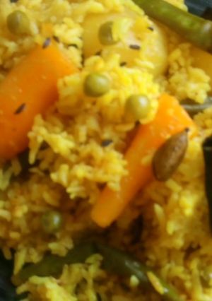 ভুনি খিচুড়ি(bhuni khichuri recipein Bengali) রেসিপির প্রধান ছবি