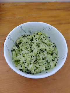 Foto de Salada de chuchu crú com gergelim
