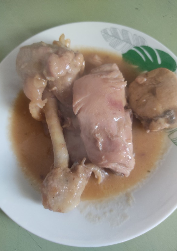 Una foto de Pollo en salsa