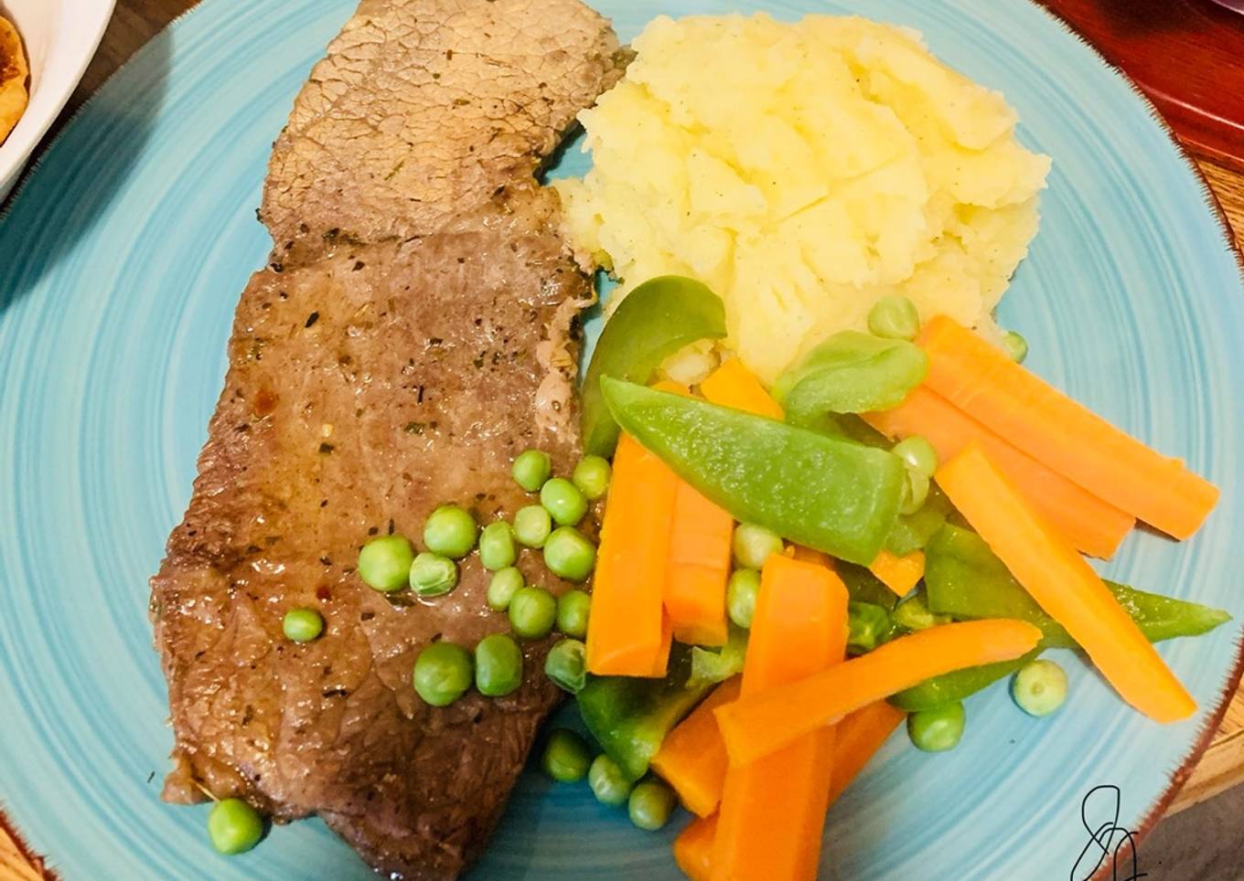 Simple Steak 🥩 + Mashed Potatoes 🥔