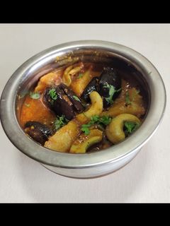 वांगी बटाटा भाजी (vangi batata bhaji recipe in marathi) रेसिपी चे मुख्य फोटो