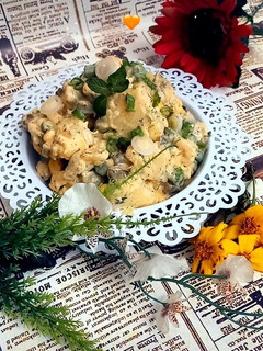 عکسی از دستور سالاد سیب زمینی و پیازچه🥔