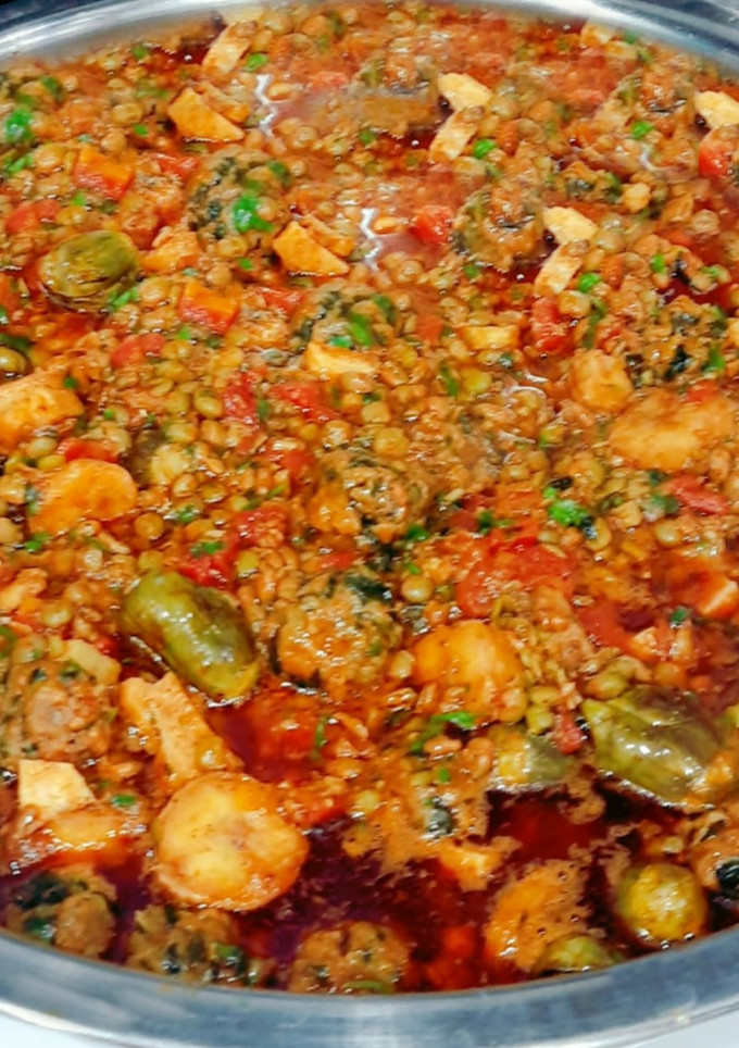 ઉંધીયું (Undhiyu Recipe In Gujarati) રેસીપી મુખ્ય ફોટો