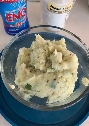 ખીચું (Khichu Recipe In Gujarati) રેસીપી મુખ્ય ફોટો