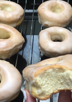 Una foto de DONUTS / DONAS AL HORNO GLASEADAS 🍩