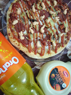 عکسی از دستور پیتزا پپرونی🍕🍕🍕🍕🍕🍕🍕🍕