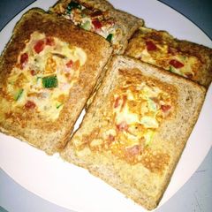 A picture of Bread'n egg.