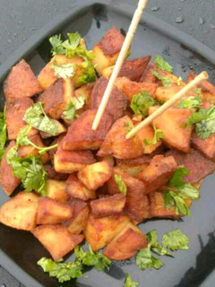 आलू चाट (Aloo chaat recipe in Hindi) रेसिपी मुख्य फोटो