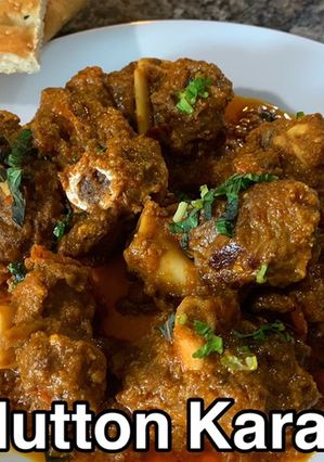 A picture of Lahori Mutton Karahi.