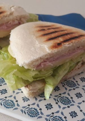 Una foto de Bocadillo campero malagueño
