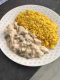 Pollo con alcaparras y arroz con curry