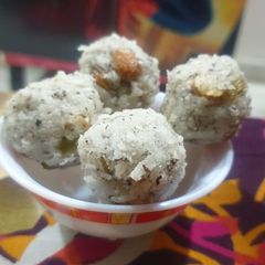 A picture of Jaggery coconut ladoo.