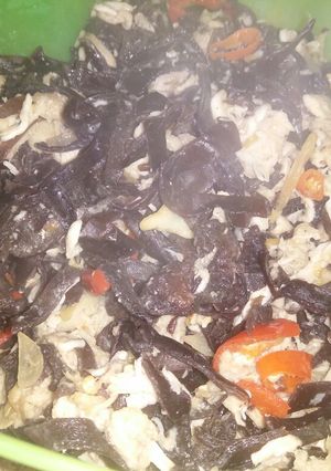 Foto resep Tumis Jamur kuping Ayam Suir Pedas