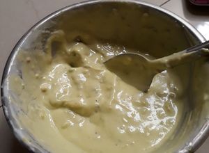 Una foto de Salsa de yogurt con aguacate