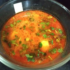 A picture of Matar Paneer.