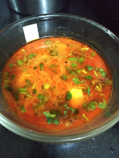 A picture of Matar Paneer.