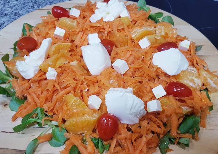 Ensalada de zanahoria🥕 con naranja🍊 y cuajada de oveja
