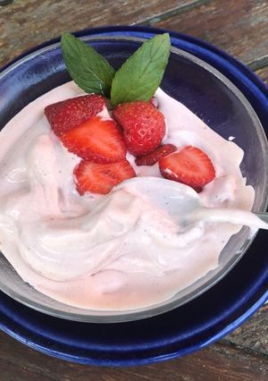 Una foto de Keto - Helado de Frutilla a la crema