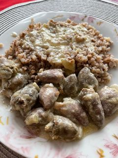 Фото Куриные сердечки в сливочном соусе.