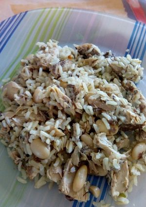 Una foto de Arroz integral con caballa y porotos