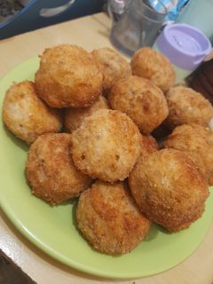 Una foto de Croquetas de arroz rellenas