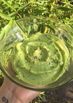 Una foto de Mousse de palta salado 🥑