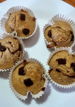 Una foto de Muffins de manzana con chips de chocolate