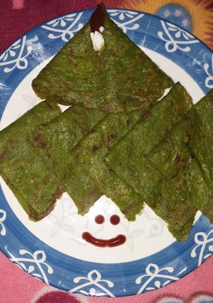 A picture of Spinach and moong dal cheela.