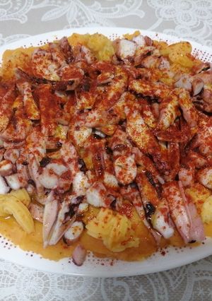 Una foto de Pulpo a la gallega con parmentier de curry