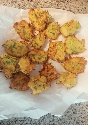 Foto di Frittelle di zucchine. Versione golosa