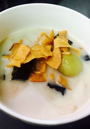 Hình của món Chè khoai dẻo cốt dừa.