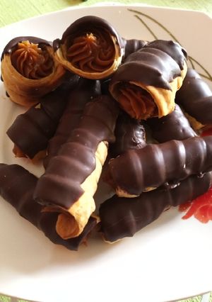 Una foto de Cañoncitos de dulce de leche