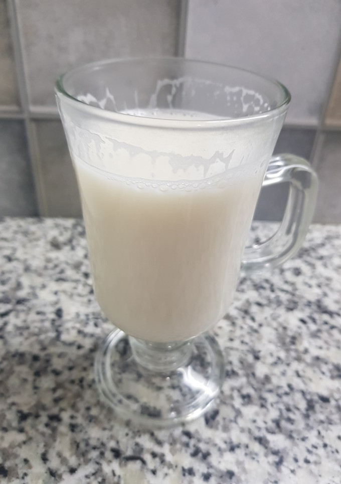 Una foto de Leche de almendras al jengibre