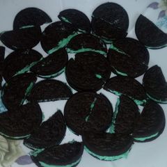 A picture of Mint buttercream.