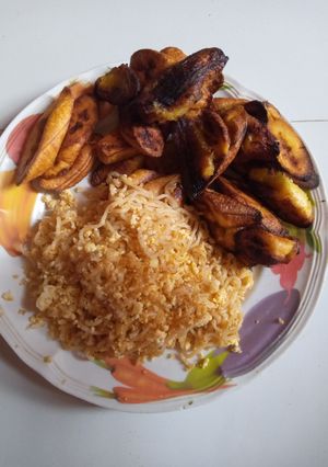 A picture of Noodles with plantain😋.