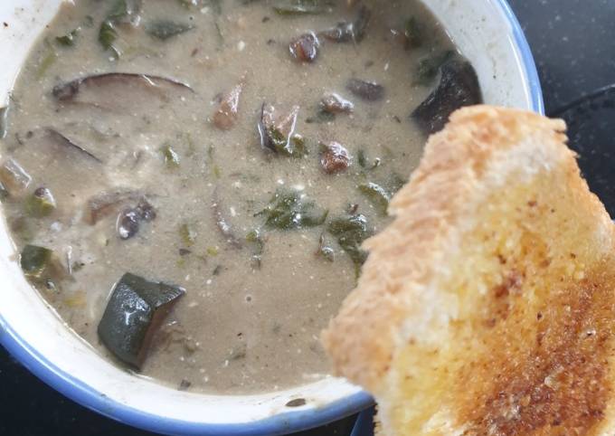 How to Make Iconic Vegan Slow Cooker Mushroom and Spinach Soup for Types of Food