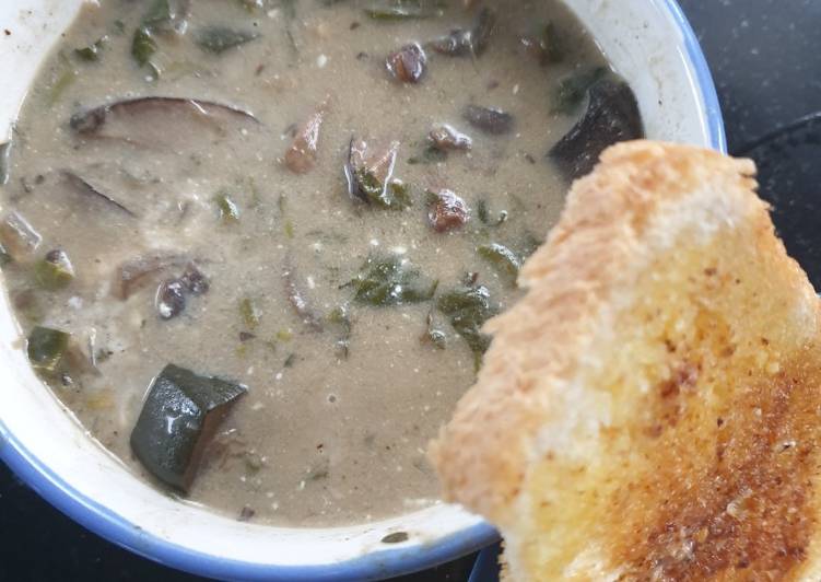 Vegan Slow Cooker Mushroom and Spinach Soup