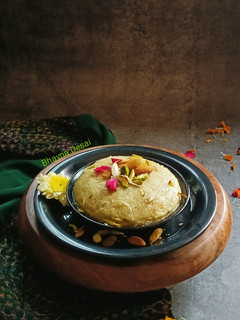 દૂધીનો હલવો (Dudhi Halwa Recipe In Gujarati) રેસીપી મુખ્ય ફોટો