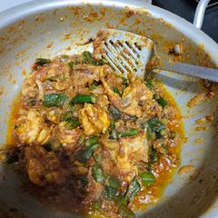 A picture of Bhindhi chicken masala.