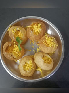 મસાલા ચાટ પૂરી (Masala Chaat Poori Recipe In Gujarati) રેસીપી મુખ્ય ફોટો