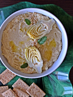 Una foto de Hummus de alcachofa