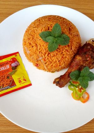 A picture of Jollof rice.