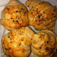 A picture of Cheesy Croissants.
