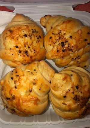 A picture of Cheesy Croissants.