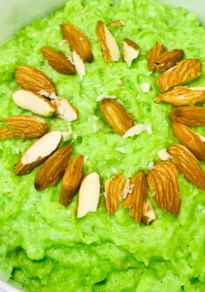 A picture of Bottle gourd /lauki halwa.