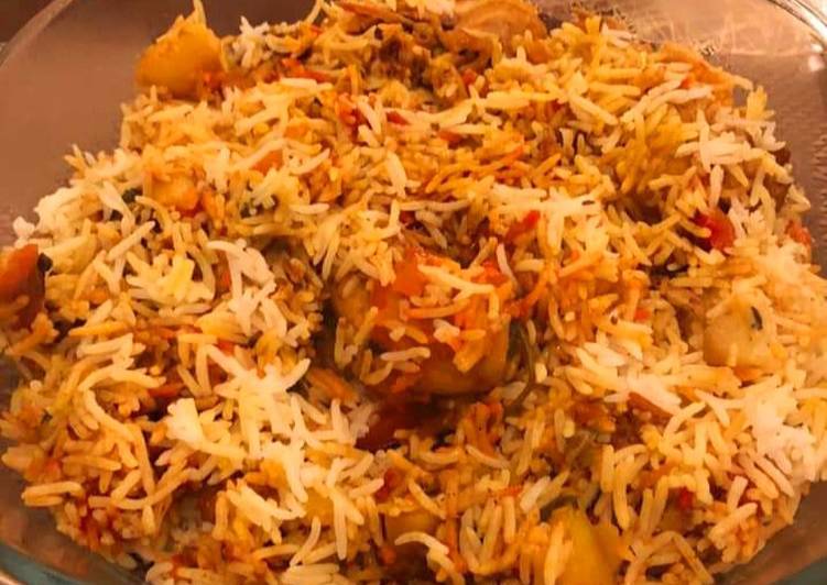 सिंधी चिकन बिरयानी (Sindhi chicken biryani recipe in Hindi) रेसिपी बनाने की  विधि in Hindi by Diya Sawai - Cookpad