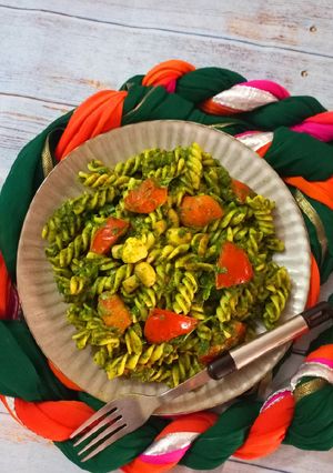 A picture of Spinach pasta.